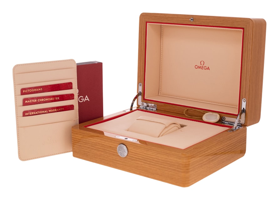 Omega Planet Ocean 215.33.44.21.01.001 Image 5